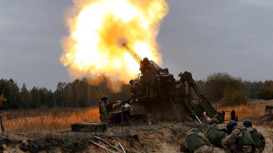 Ukraińska armata samobieżna 2S7 Pion podczas ćwiczeń pod Kijowem w 2016 r. 