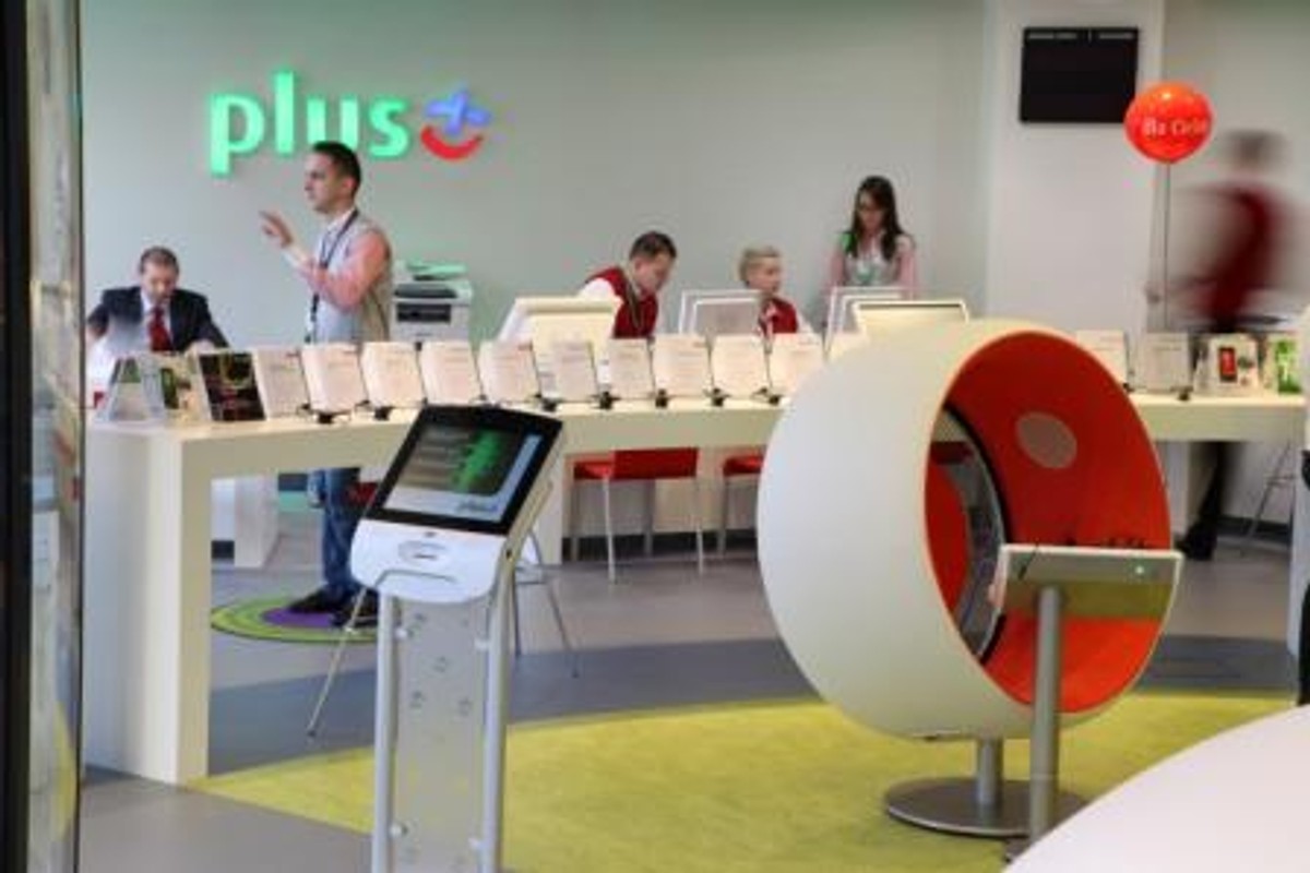 W ofercie” Masz Smartfon w Bez Limitu dla Firm 180”, dodajmy promocyjnej ofercie, za najsłabszy model smartfona z Cupertino dopłacimy „jedynie” 1228,77 złotych.