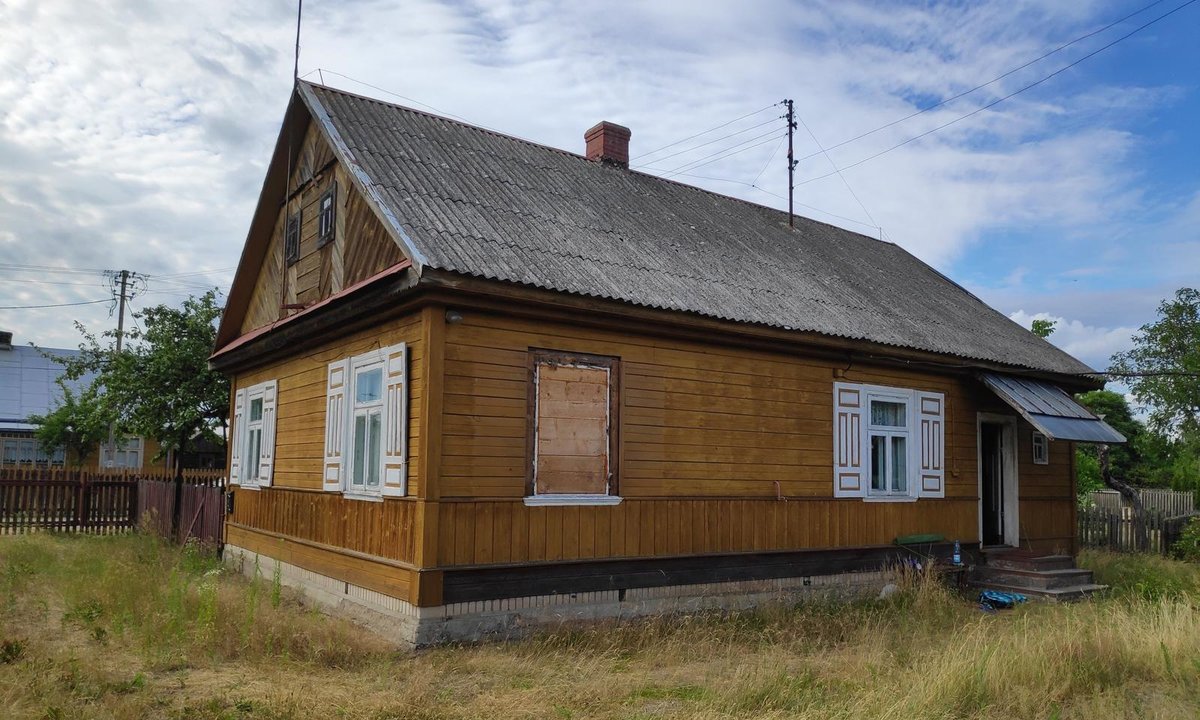 Julia i Łukasz kupili stary dom za 150 tys. zł. "Mnóstwo perełek i skarbów"