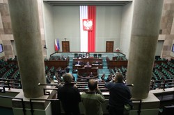 W koalicjach wyższe notowania niż samodzielnie. NAJNOWSZY SONDAŻ