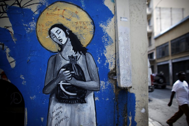 Łapówki w Grecji to codzienność. Jak wynika z szacunków Brookings Institute, koszty korupcji w tym kraju stanowią około 8-10 proc. PKB rocznie. Według zeszłorocznego raportu Komisji Europejskiej, Grecja jest najbardziej skorumpowanym krajem Unii Europejskiej.