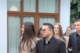 Maturantkinja skandalizovala Srbiju u NAJKRAĆOJ HALJINI IKAD: Na rubu MINIJATURNE kreacije ŠOK DETALJ - sijala je ona, ali su se USIJALI I KOMENTARI od pokuda i pohvala