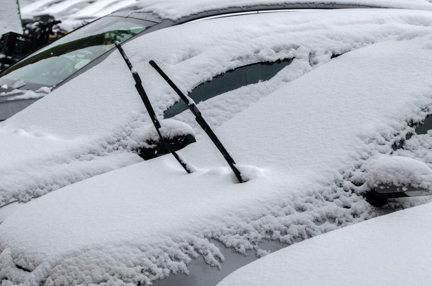 Sneg na kolima - ilustracija