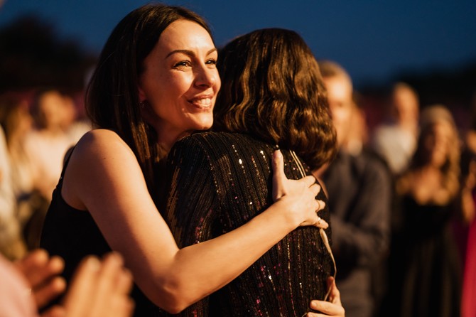 Sloboda i Nina Badić u emotivnom zagraljuju