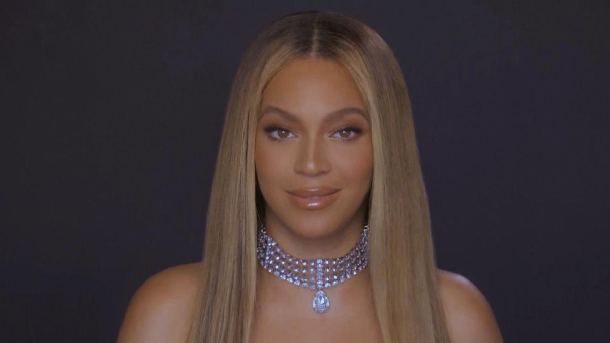Beyoncé reneszánsza: Új címlappal, új lemezzel és bomba új slágerrel tér vissza