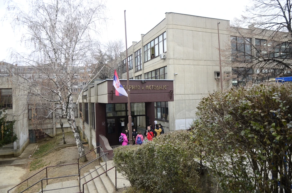 Veliki broj roditelja došao je kako bi pomogao u potrazi