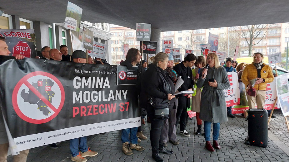 Protest mieszkańców gminy Mogilany przeciwko budowie nowej S7