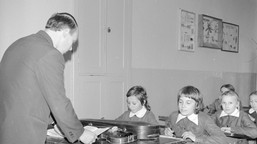 QUIZ: Pamiętasz szkołę w PRL? Sprawdź, czy zdasz ten test bez wpadki