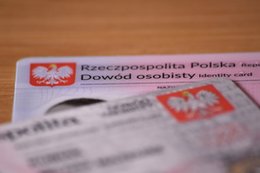 Seria dowodu osobistego - dlaczego to ważne, aby nie pokazywać jej obcym?