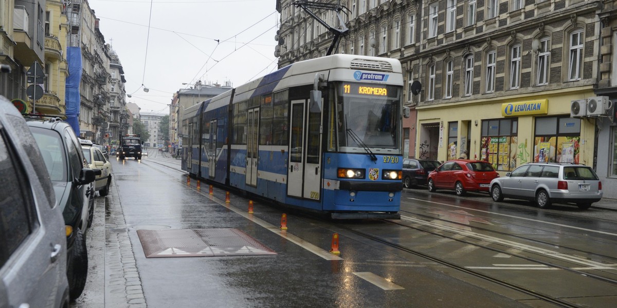 Progi spowalniające zamontowano przed przejściami dla pieszych