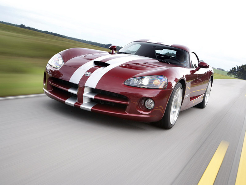 Dodge Viper SRT10 nie zamierza zejść ze sceny