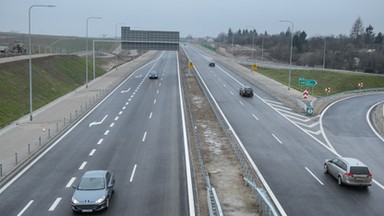 Wypadek na obwodnicy Lublina. Chciała pomóc, spadła z wiaduktu i zginęła na miejscu