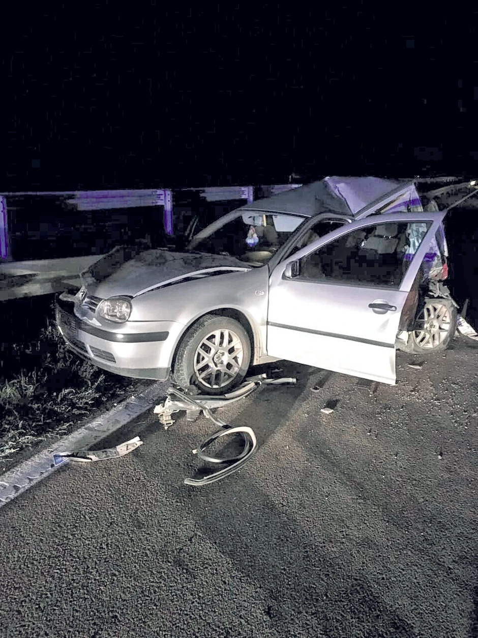 Zadnji deo "golfa" u kojem se nalazila porodica u potpunosti je uništen