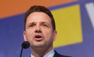 Trzaskowski: Straż miejska w Warszawie interweniuje tam, gdzie zbierają się większe grupy