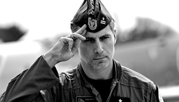 Katastrofa F-16. Zbiórka dla synów pilota Macieja „Slaba” Krakowiana przeszła oczekiwania