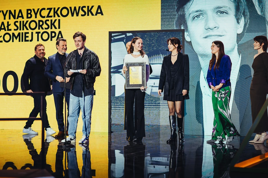 W kategorii Serial nagrodzono Bartłomieja Topę, Martynę Byczkowską, Michała Sikorskiego - odtwórców głównych ról w serialu „1670”