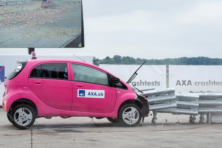 Auta elektryczne mogą być groźne może podrożeć ich