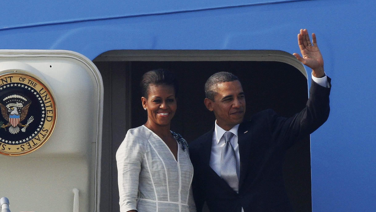 Gubernator Hawajów Neil Abercrombie zasugerował, że kwestia aktu urodzenia Baracka Obamy "może mieć znaczący wpływ" podczas najbliższych wyborów prezydenckich w USA. Do tej pory obecny prezydent USA nie przedstawił aktu urodzenia w długiej formie potwierdzającego, że urodził się na terytorium Stanów Zjednoczonych. - To uniemożliwi mu reelekcję - stwierdził Abercrombie, komentując poszukiwania tego dokumentu w miejscu, gdzie miał się narodzić amerykański lider - informuje serwis wnd.com.