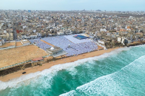 PET ZEMALJA SE SUOČAVA SA VELIKOM KATASTROFOM! O njima niko ne priča, svetu preti KOLAPS, zarobljeno 2.000 brodova