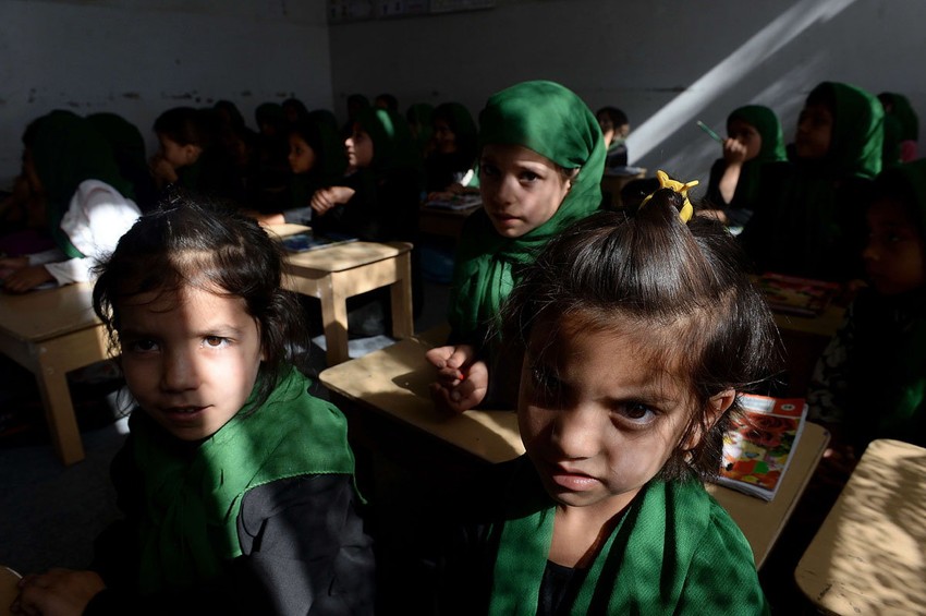 Od četvrte godine uče engleski, imaju kompjutere i pristup internetu