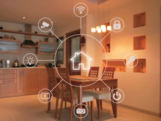 Komfortowe sterowanie oświetleniem, ogrzewaniem oraz monitoring nieruchomości – to dzisiaj kluczowe funkcjonalności systemów smart home