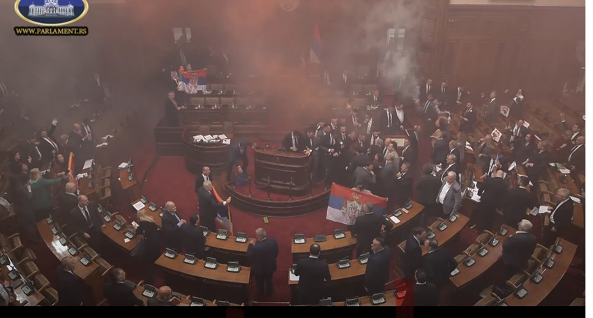 Dimna bomba u Skupštini Srbije