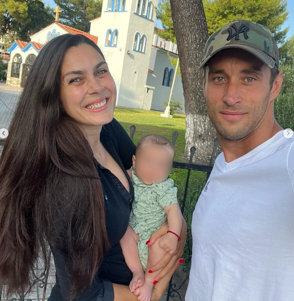 Milica Mandić sa sinom i suprugom