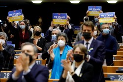 PE chce by Ukraina jak najszybciej otrzymała status kandydata do UE