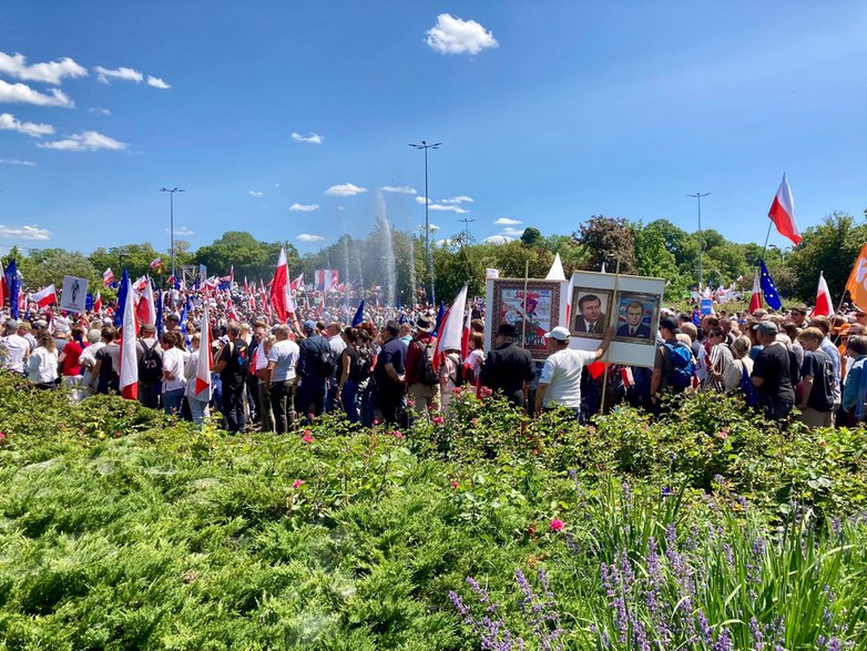 Marsz ruszył z warszawskiego Placu na Rozdrożu i zakończył się na Placu Zamkowym