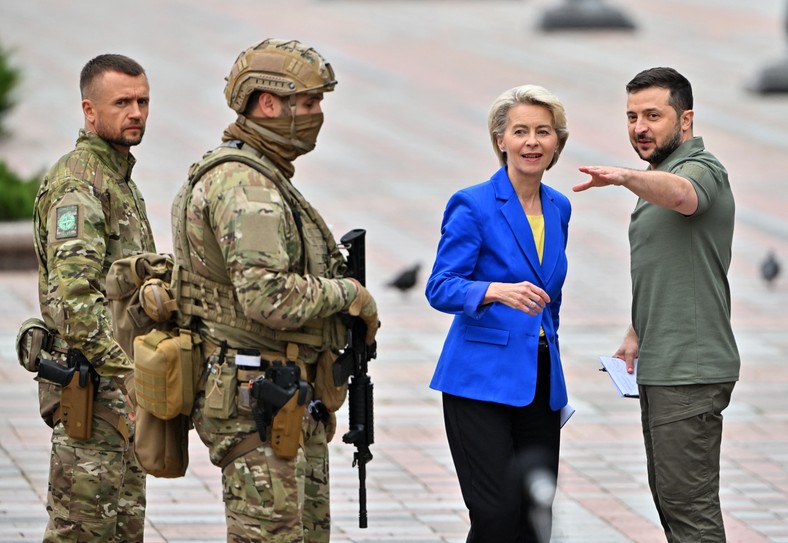 Prezydent Ukrainy Wołodymyr Zełenski i przewodnicząca Komisji Europejskiej Ursula von der Leyen po konferencji prasowej w Kijowie, 15 września 2022 r.