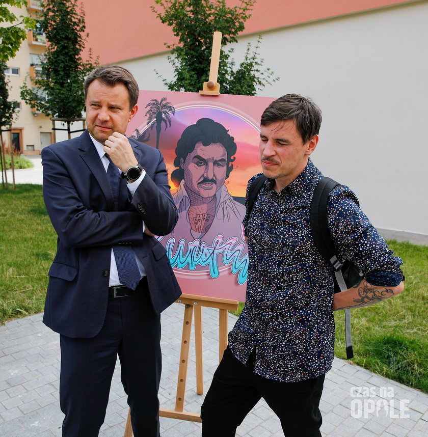 Powstanie mural Krzysztofa Krawczyka w Opolu. Autorem zwycięskiego projektu jest Bruno Neuhamer