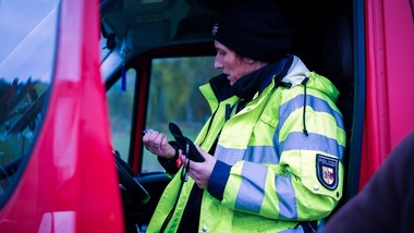 przecierali oczy ze zdumienia. ciężarówka z holandii ważyła tyle, że zabrakło skali