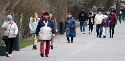 Epidemiolodzy ostrzegają, a ludzie swoje! Czy to ma być izolacja?!