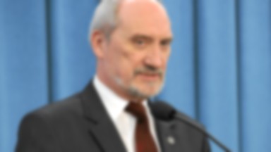 Macierewicz przeciw pomysłowi spotkania samych ekspertów ws. Smoleńska