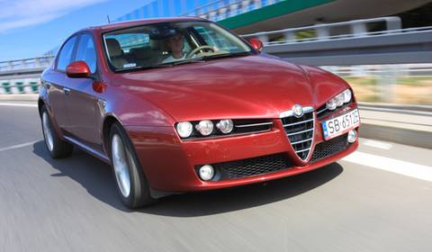 Używana Alfa Romeo 159 - kusi stylem, zniechęca problemami