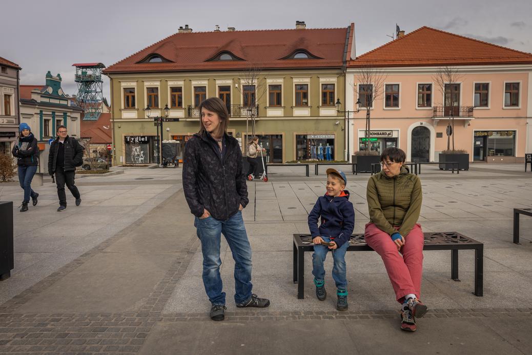 Karolina Judka (z lewej) i jej żona Dorota Maraj-Judka oraz ich 5-letni syn Tymon, przeprowadzili się niedawno z Gdańska do Bochni, aby być bliżej rodziny.