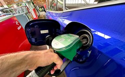 Prosta sztuczka ułatwia tankowanie. Każdy kierowca powinien o tym wiedzieć