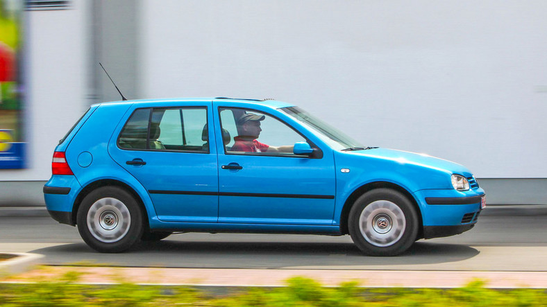 9. VW Golf IV (1997-2003) - 10 000 zł za auto z 2001 r. 