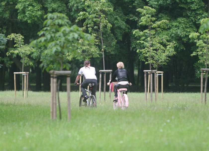 Doda i Nergal kochają się na rowerach