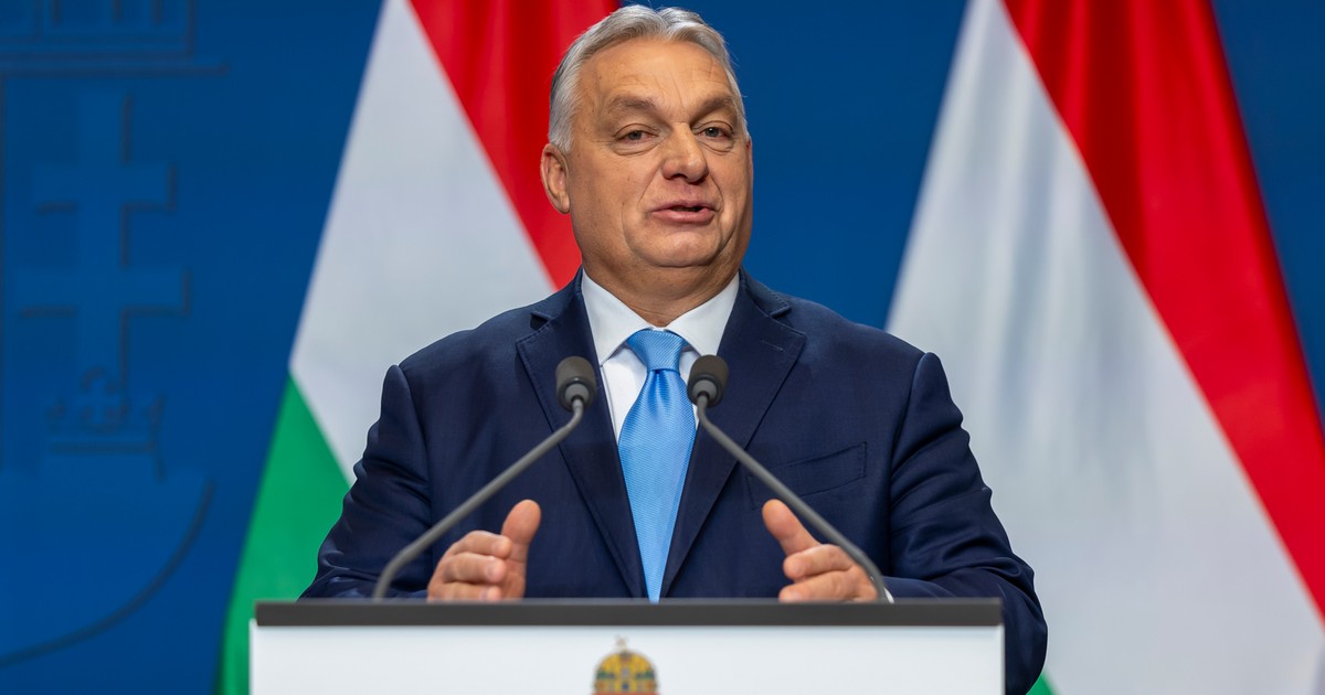 &quot;Látom, rokonszakma!&quot; - Orbán Viktor kardot ragadott a Hunyadi forgatásán - videón a csata