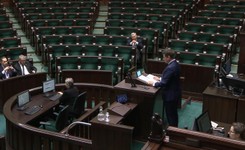 Zniesienie abonamentu i likwidacja TVP Info. Trzaskowski mówił o projekcie. Na sali z PiS tylko Suski