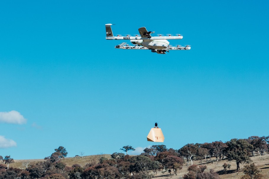 Dron Project Wing dostarczający burrito