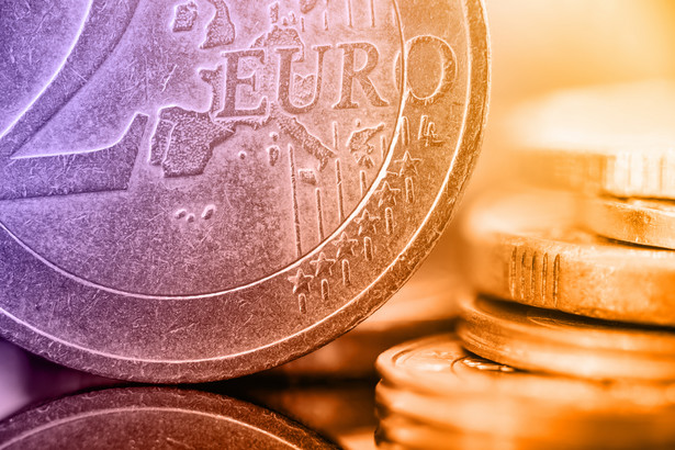 EBI jest instytucją Unii Europejskiej, która udziela kredytów długoterminowych.