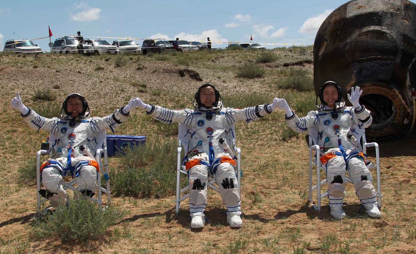 Misja chińskiego statku Shenzhou 9 dobiegła końca