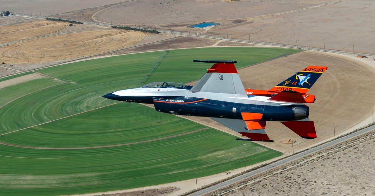 The US military let artificial intelligence fly a fighter jet and even ...
