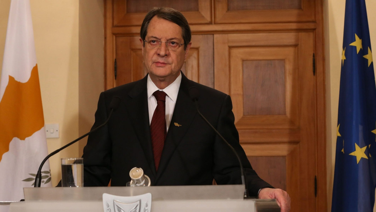 Prezydent Cypru Nikos Anastassiadis wezwał w niedzielę parlament cypryjski do poparcia podjętej w Brukseli decyzji opodatkowania wszystkich depozytów na wyspie. Jednocześnie dodał, że bez względu na to, jaki będzie wynik głosowania, uzna ten rezultat.