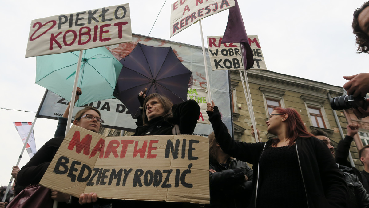 W poniedziałek w całej Polsce ma odbyć się jednodniowy strajk kobiet przeciwko zaostrzeniu przepisów aborcyjnych. W związku z tym wiele osób deklaruje, że nie pojawi się w pracy. Czy lubelskim urzędom i instytucjom grozi paraliż? Okazuje się, że nie.