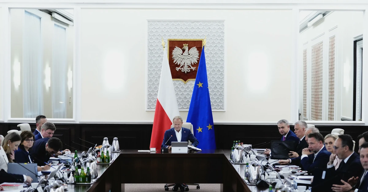 Rekonstrukcja rządu potrwa dwa dni. Powstaną nowe duże resorty