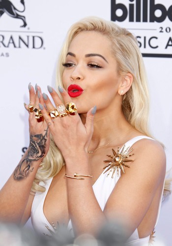 Rita Ora na gali Billboard Music Awards 2015