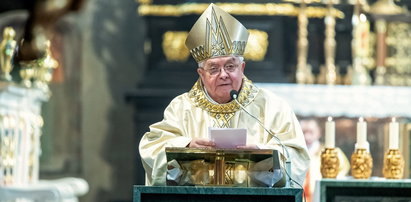 Biskup znany z filmu braci Sekielskich zrezygnował. Jest reakcja papieża
